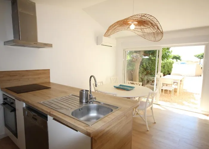 Face A La Mer, Superbe Climatise Au Rdc D'une Maison, Classe 4 Etoiles, 5 Couchages -wifi-portiragnes Lxbfm32 Appartement *