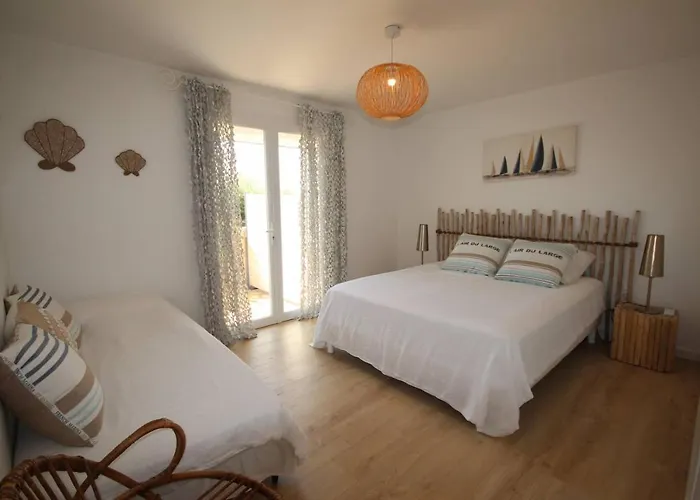 Face A La Mer, Superbe Climatise Au Rdc D'une Maison, Classe 4 Etoiles, 5 Couchages -wifi-portiragnes Lxbfm32 * Portiragnes