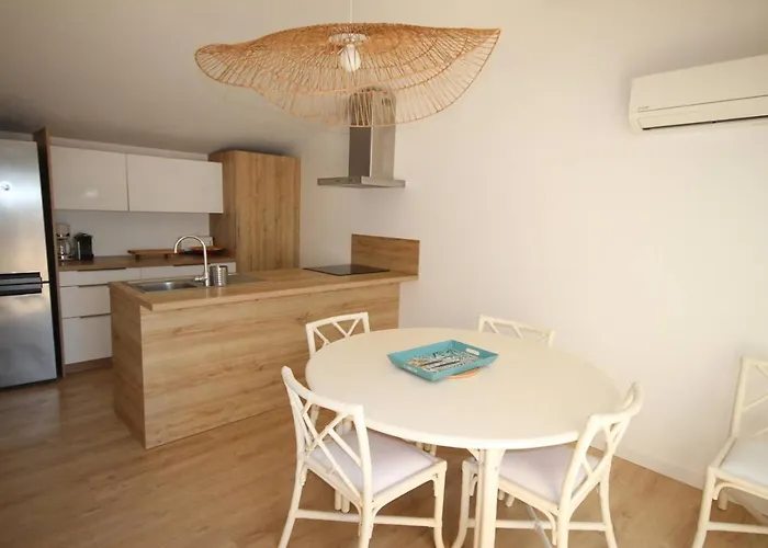 Appartement Face A La Mer, Superbe Climatise Au Rdc D'une Maison, Classe 4 Etoiles, 5 Couchages -wifi-portiragnes Lxbfm32